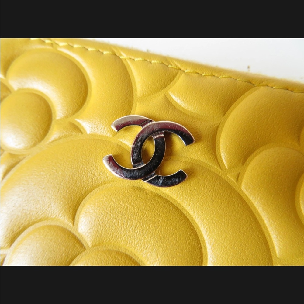💛 Authentic CHANEL Camellia Leather Around Zip Zippy Long Wallet - Picture 5 of 15